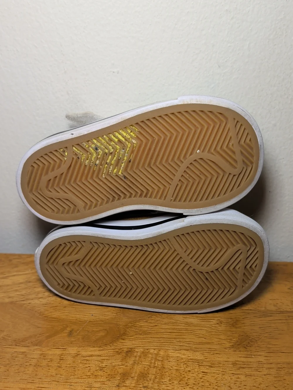 Nike court legacy